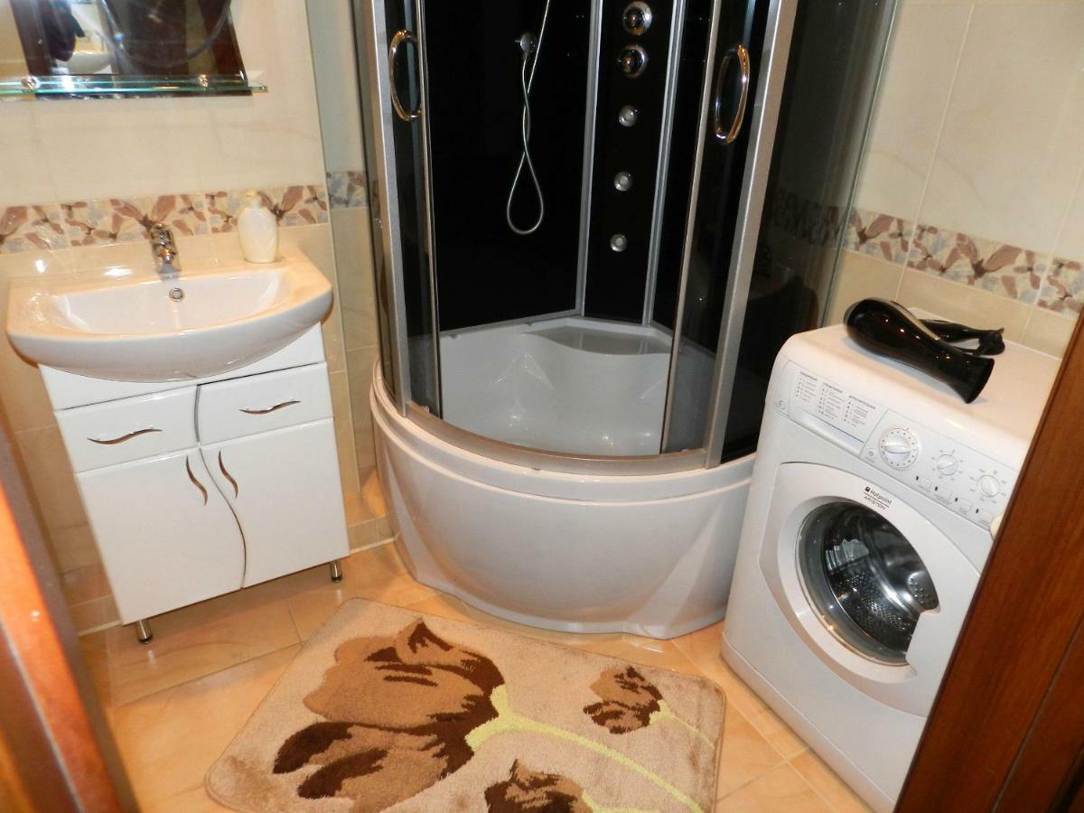 1-Room Luxury Apartment On Sobornyi Avenue 174-А, By Grandhome. Center Zaporizhia Екстериор снимка